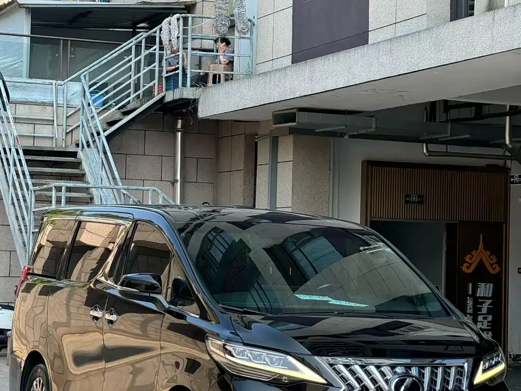 Lexus LM — миниатюра 2