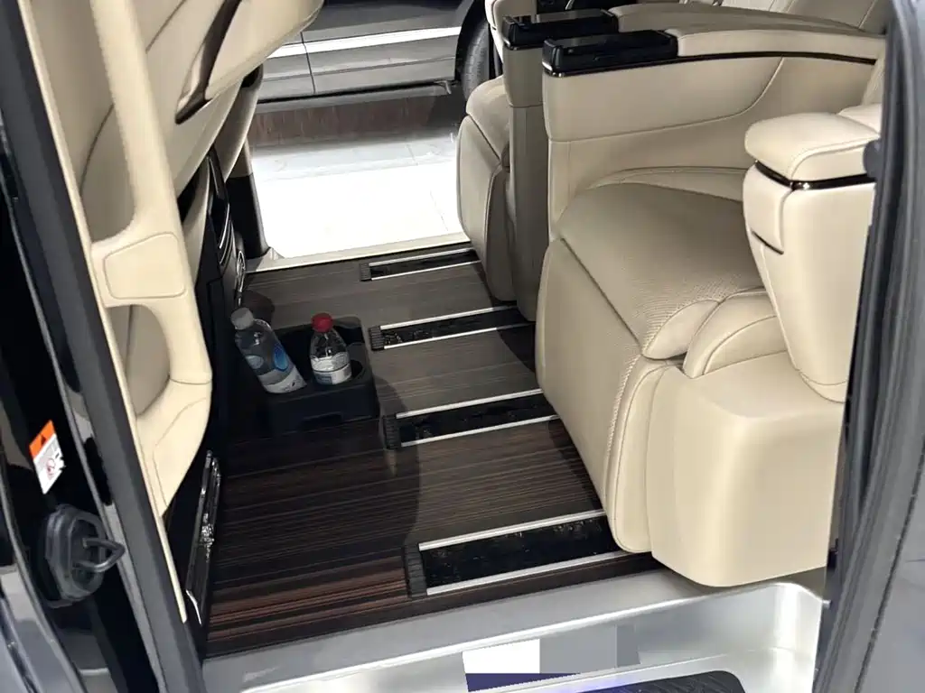 Toyota Alphard 2024 2.5L Luxury