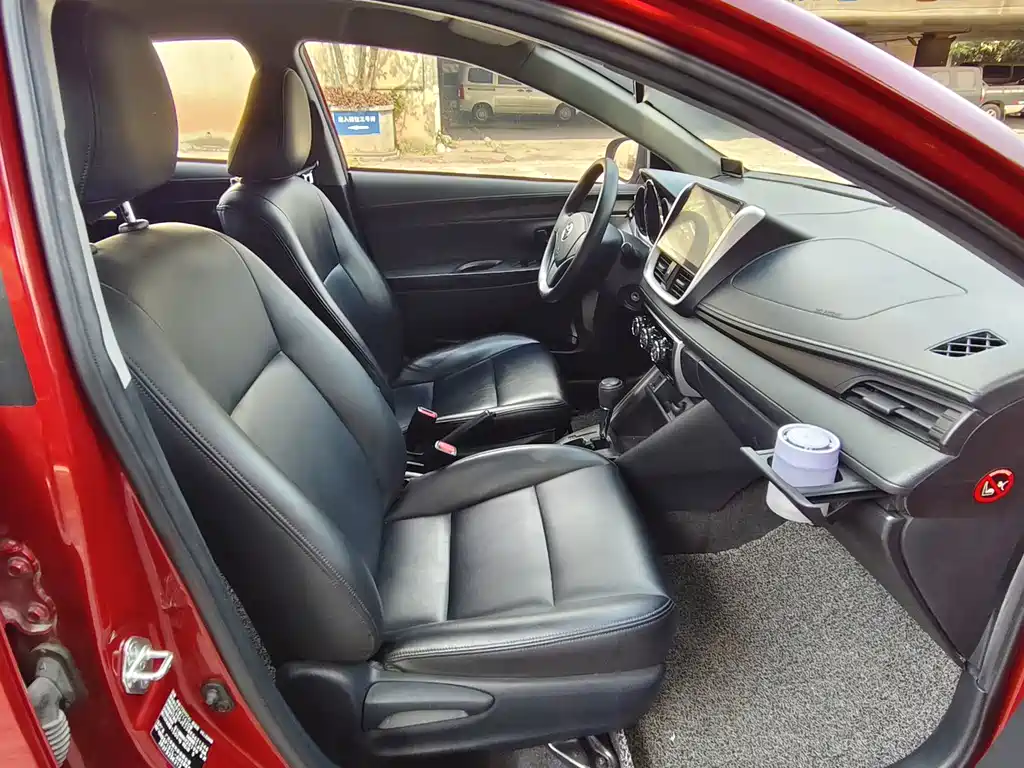 Toyota Yaris L — миниатюра 12