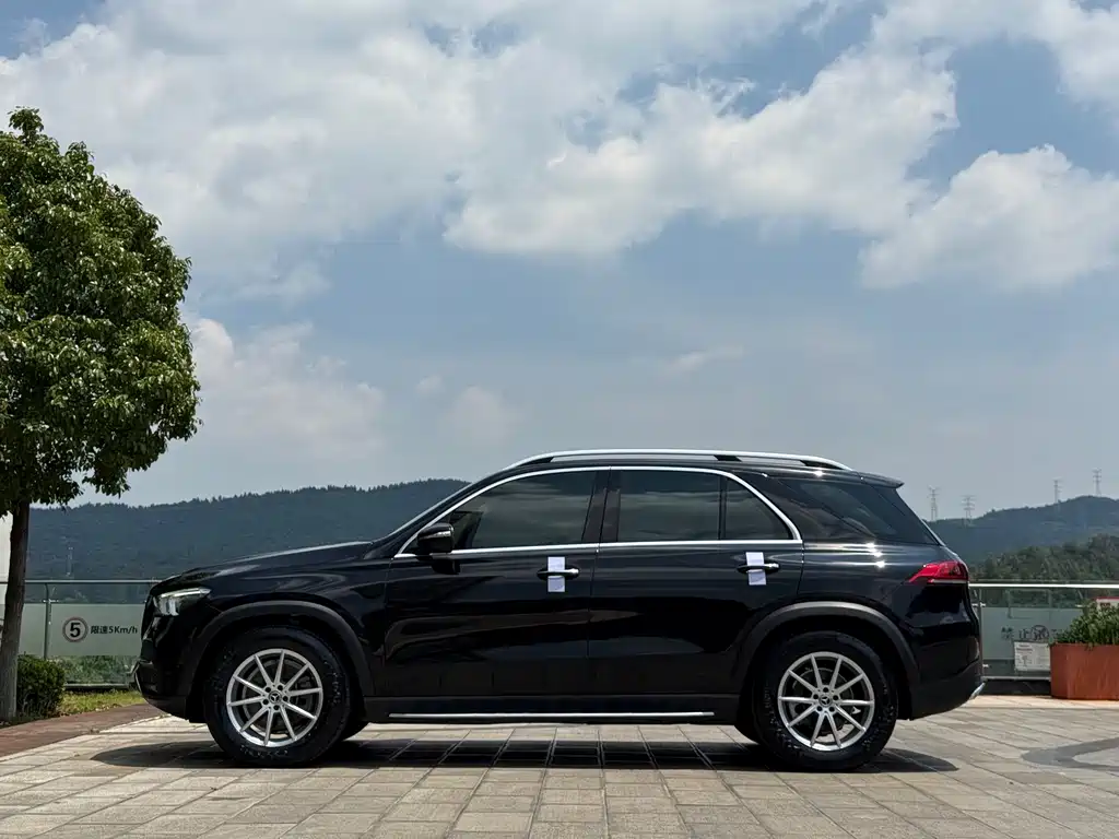 Mercedes-Benz GLE (Import) — миниатюра 10
