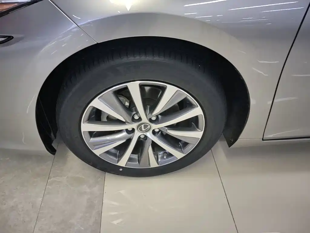 Lexus ES — миниатюра 23