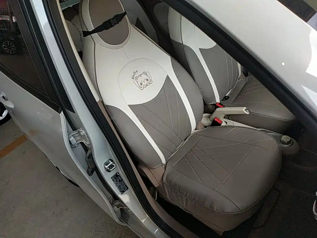Wuling MINIEV — миниатюра 20