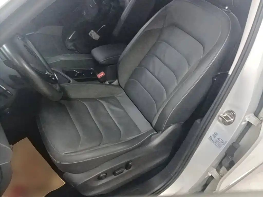Volkswagen Tiguan L — миниатюра 15