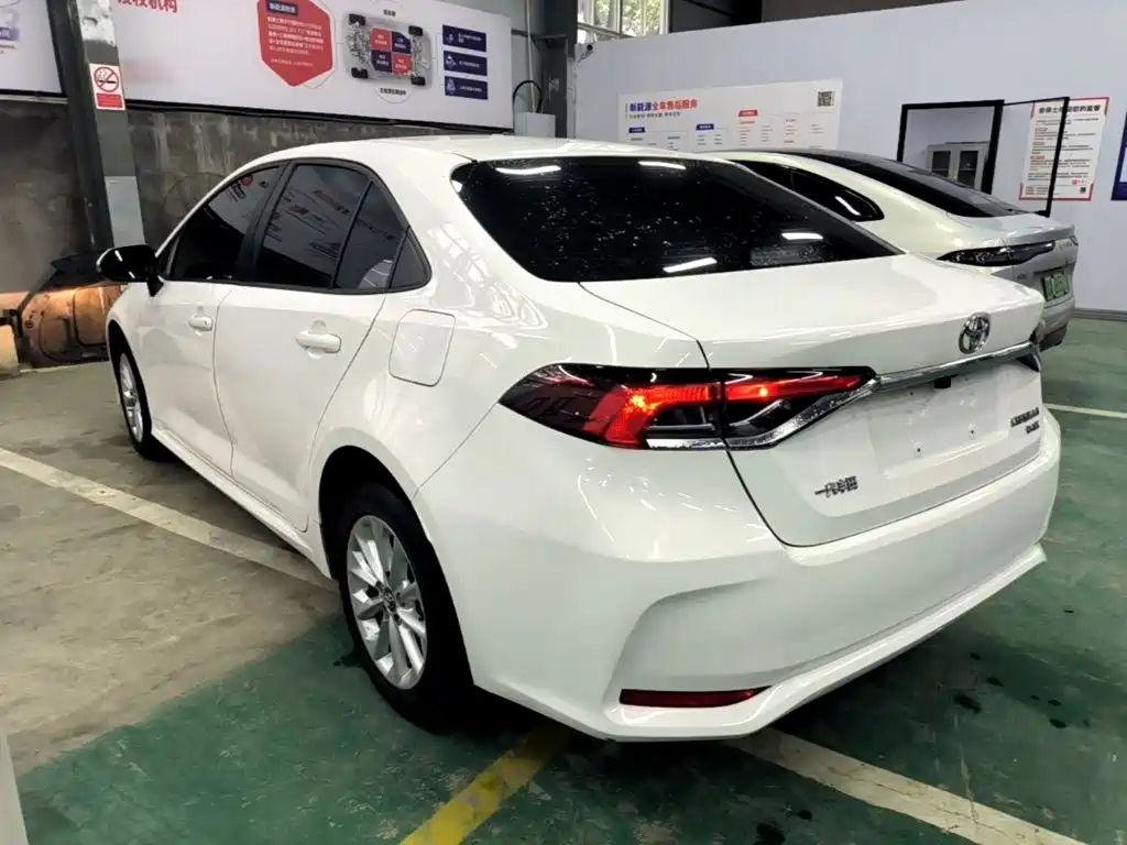 Toyota Corolla — миниатюра 5