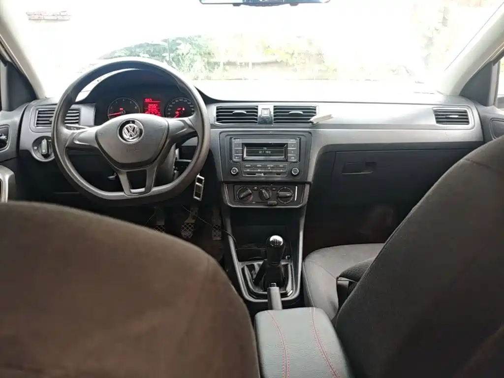 Volkswagen Santana — миниатюра 10