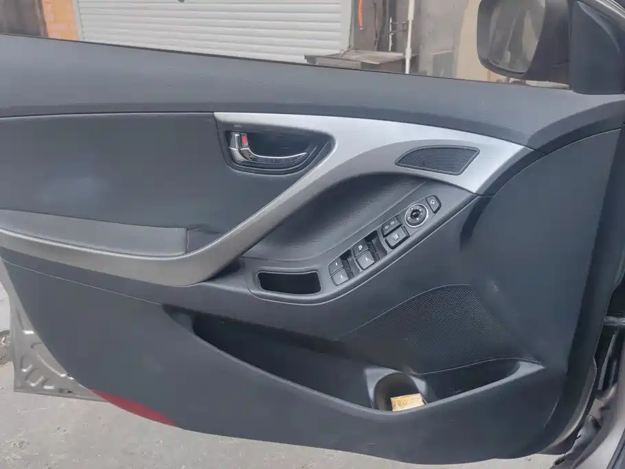 Hyundai Elantra Langdong — миниатюра 7