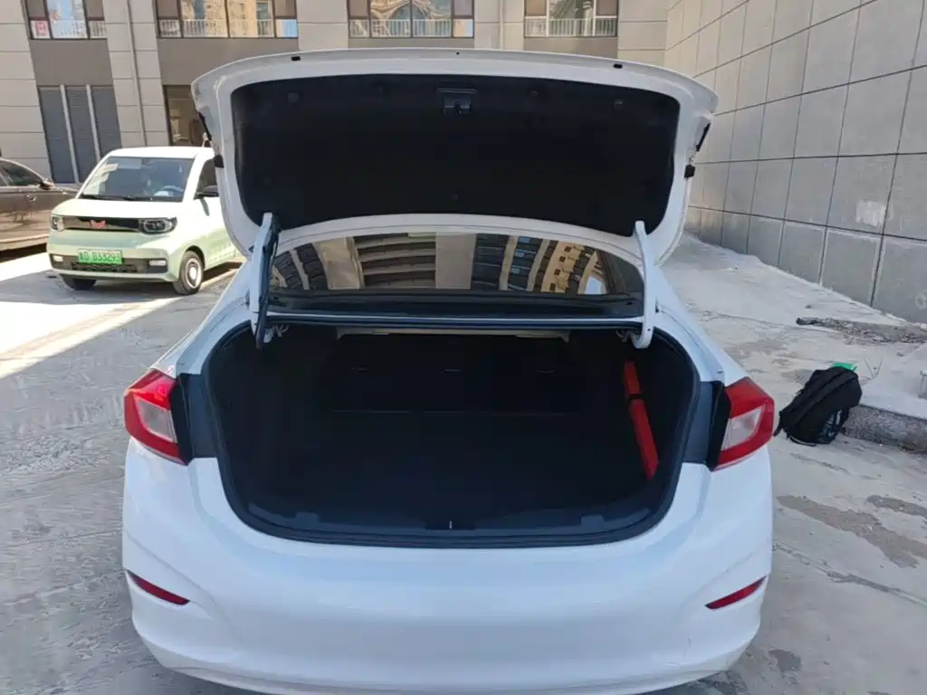 Chevrolet Cruze — миниатюра 19