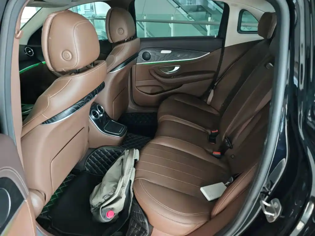 Mercedes-Benz E-Class — миниатюра 17