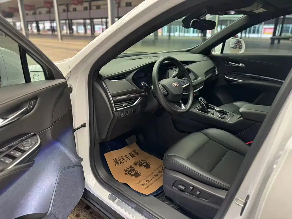 Cadillac XT4 2022 28T