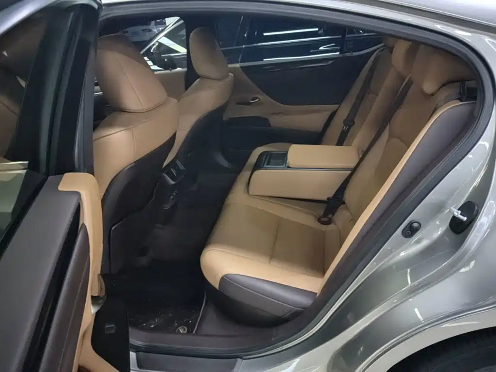 Lexus ES — миниатюра 17