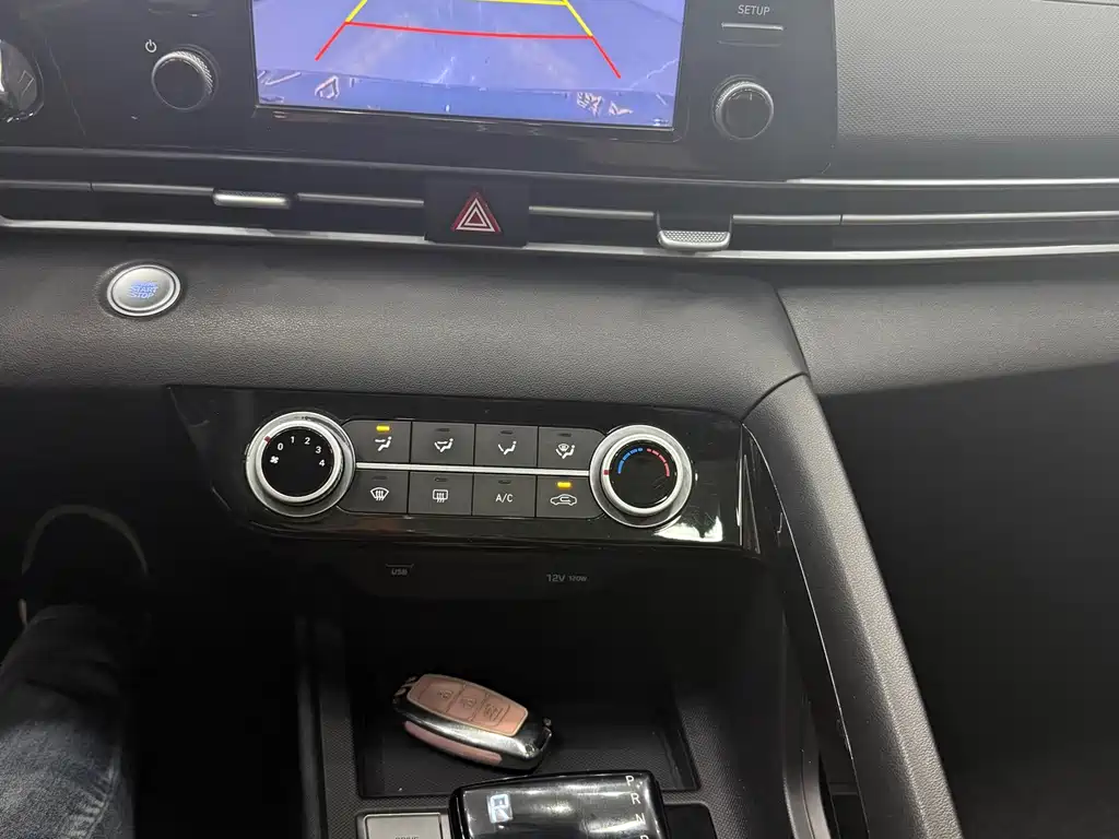 Hyundai Elantra — миниатюра 9