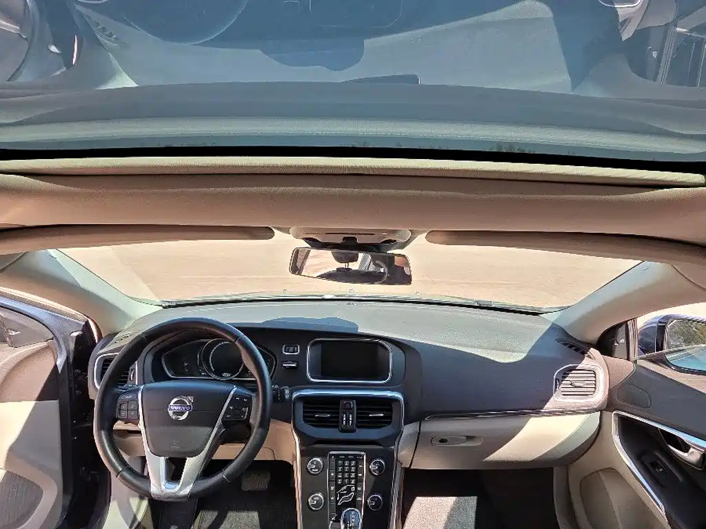 Volvo V40 — миниатюра 7