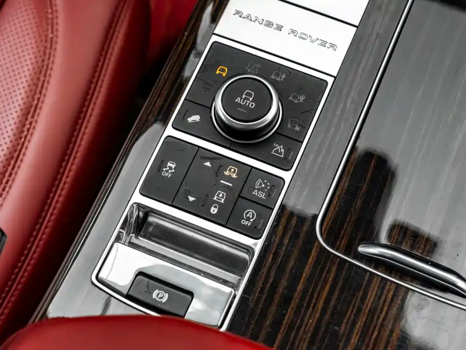 Land Rover Range Rover — миниатюра 32