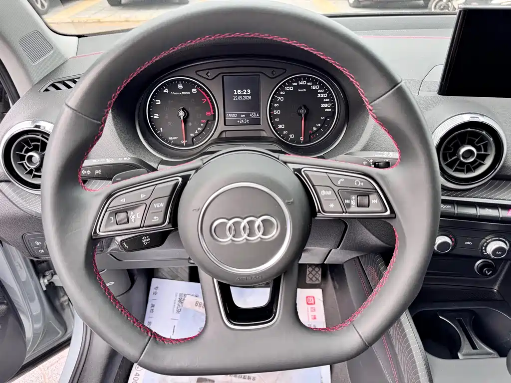 Audi Q2L — миниатюра 8