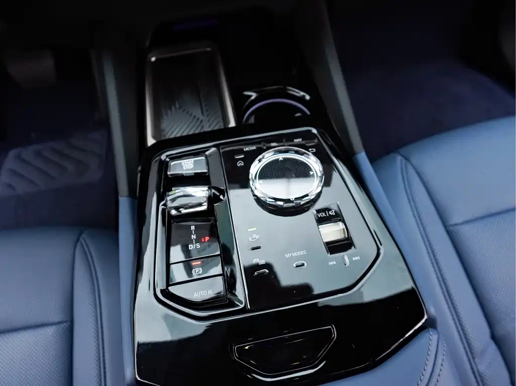 BMW 5 Series — миниатюра 25