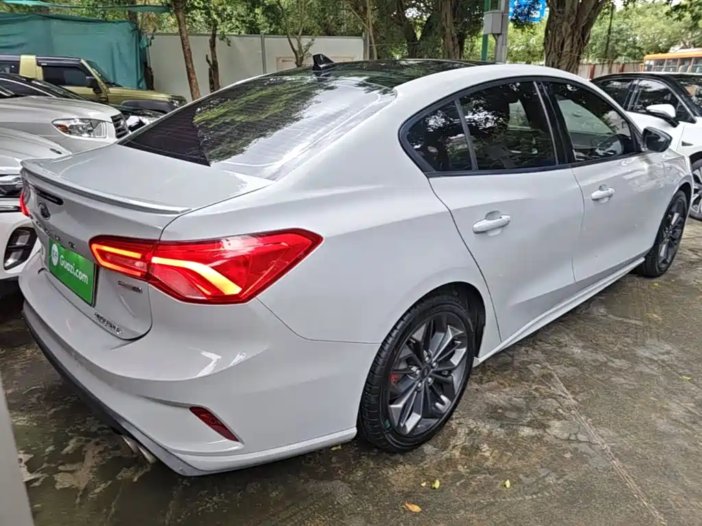 Ford Focus — миниатюра 7