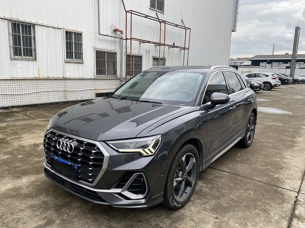 Купить Audi Q3