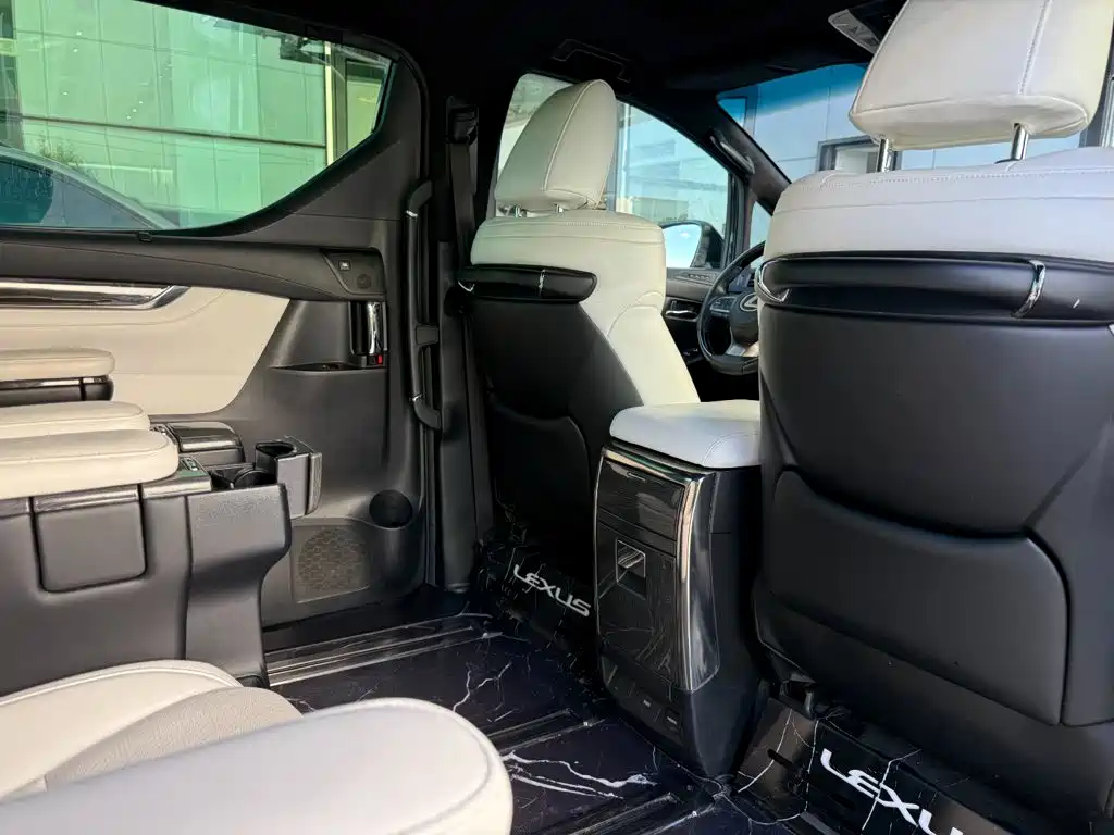 Toyota Vellfire — миниатюра 39