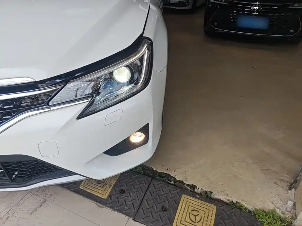 Toyota Reiz — миниатюра 24