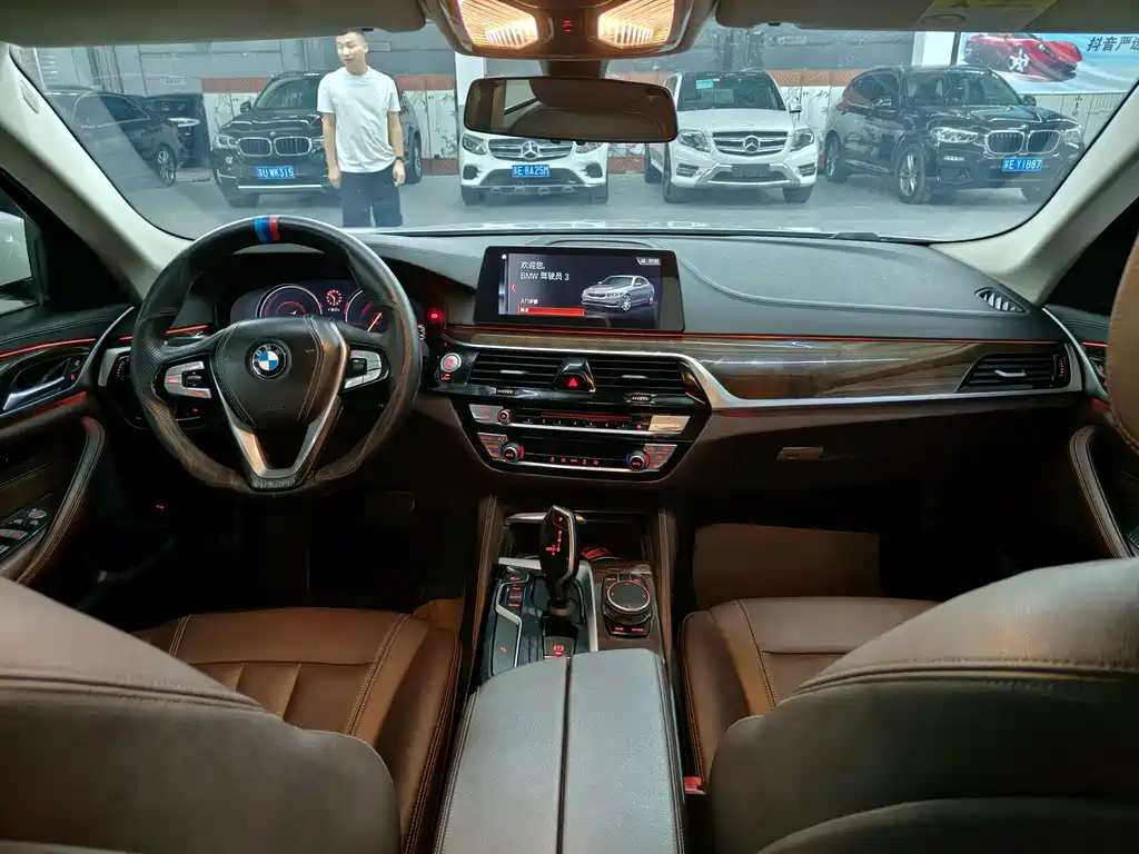 BMW 5 Series — миниатюра 4