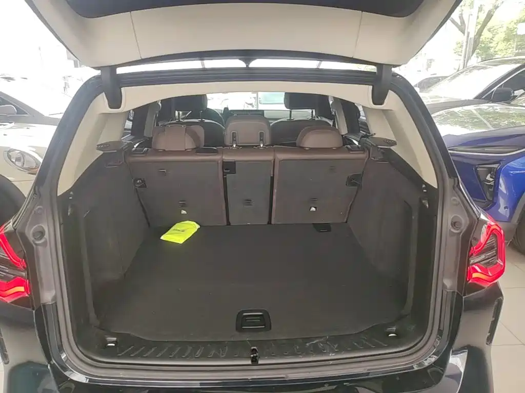 BMW iX3 — миниатюра 19
