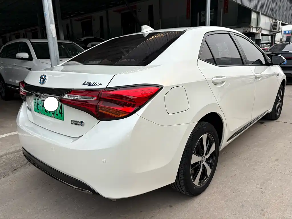 Toyota Levin Twin Engine E+ — миниатюра 3