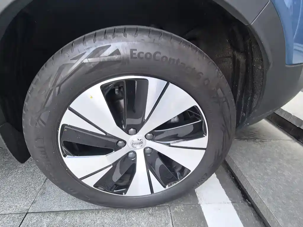 Volvo XC40 — миниатюра 7
