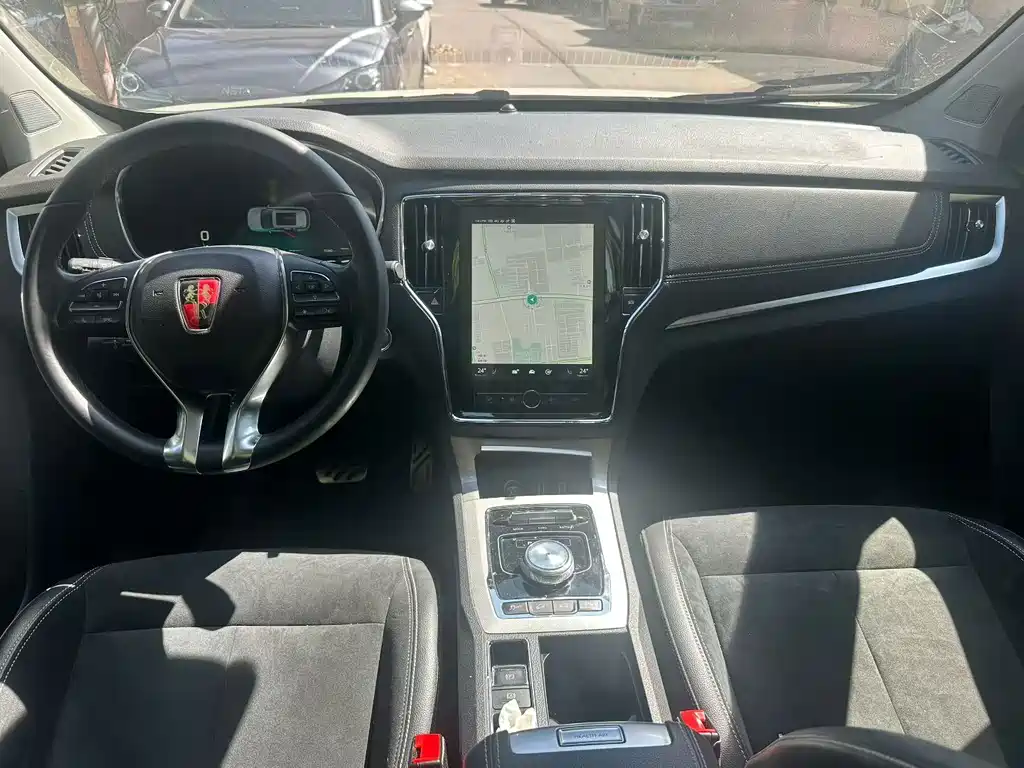 Roewe RX5 New Energy — миниатюра 9