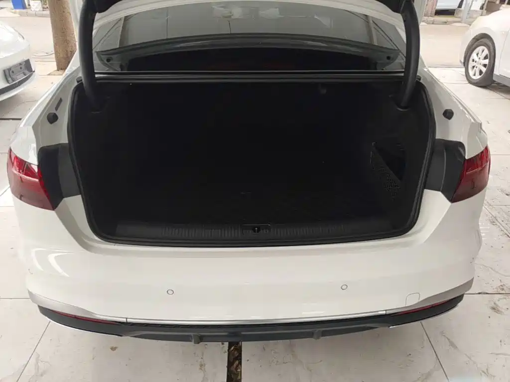 Audi A4L — миниатюра 19