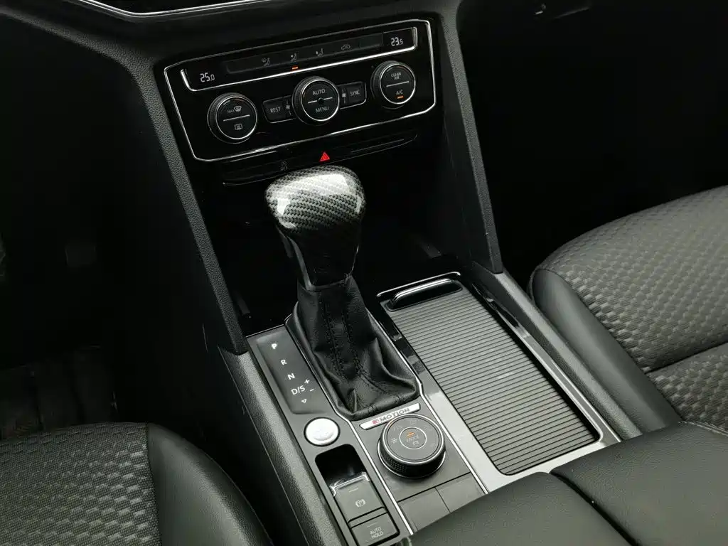 Volkswagen Teramont — миниатюра 13