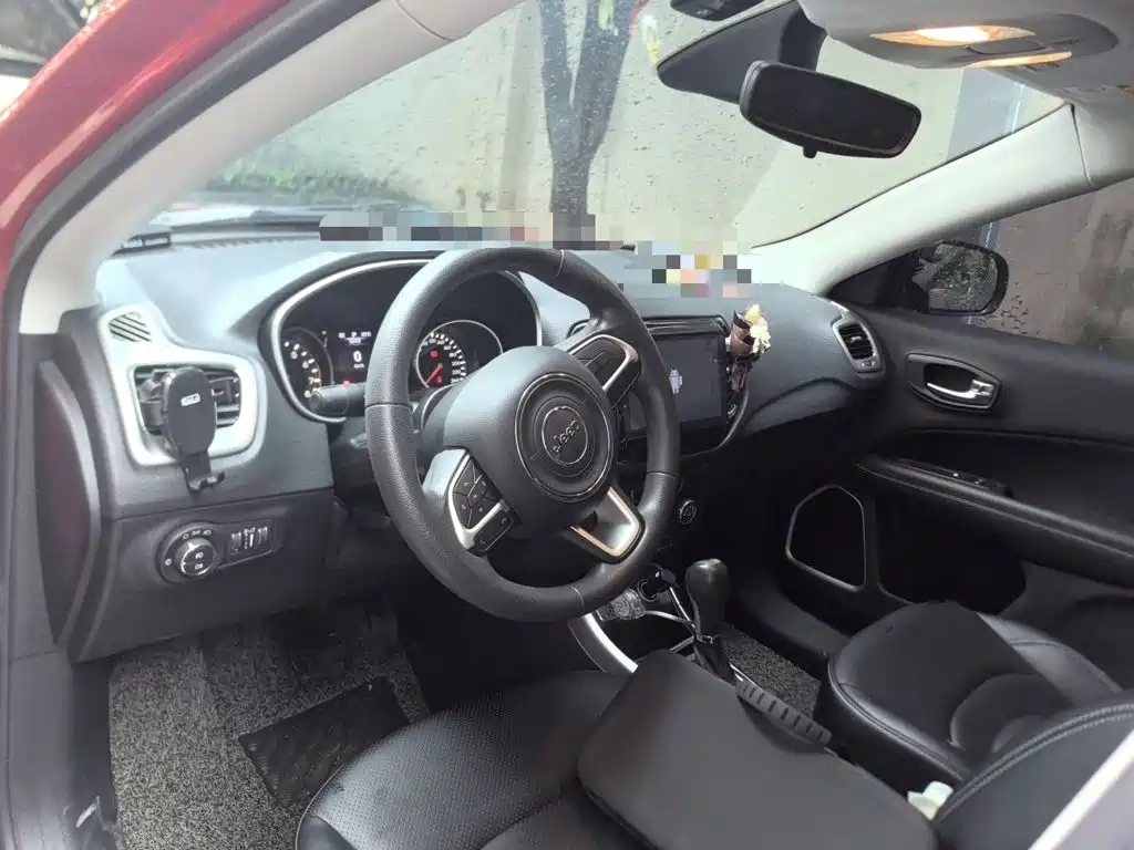 Jeep Compass — миниатюра 5
