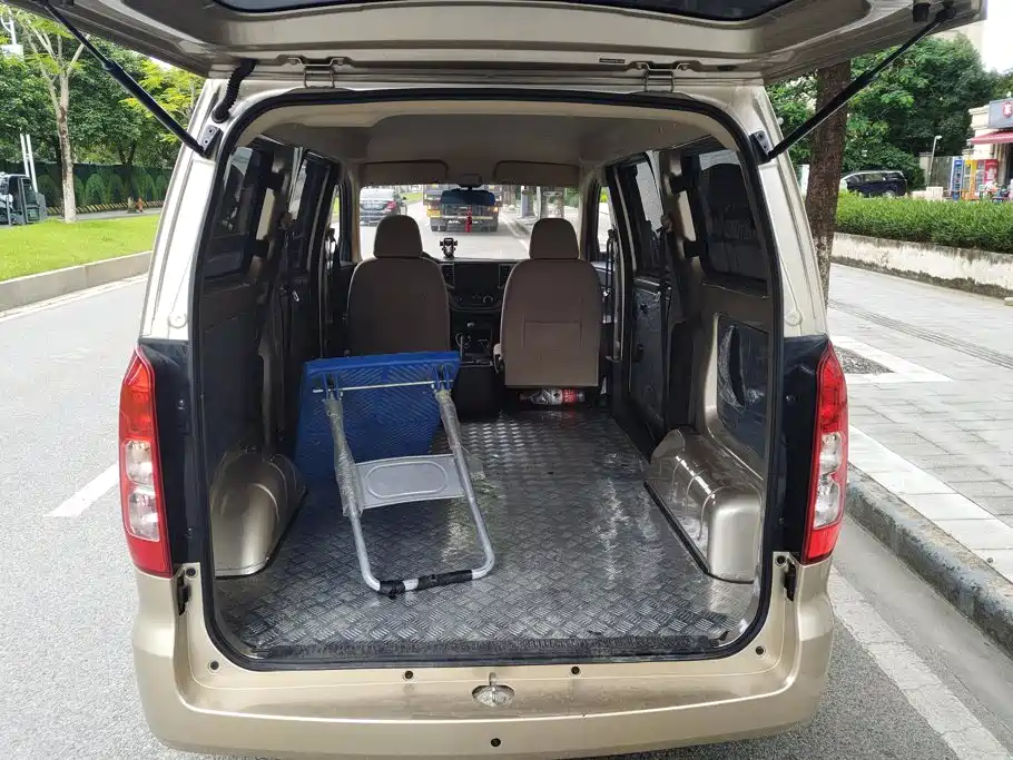 Wuling Hongguang V — миниатюра 4