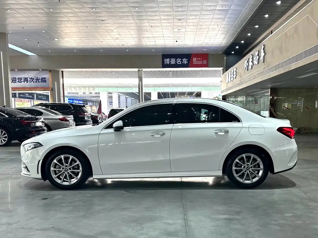 Mercedes-Benz A-Class — миниатюра 17