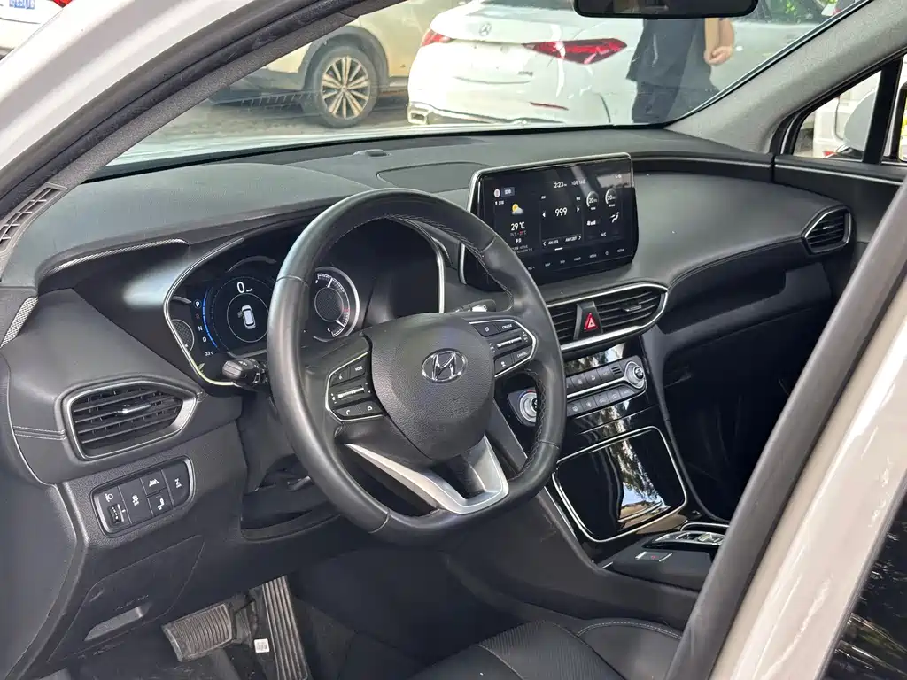 Hyundai Santa Fe — миниатюра 5