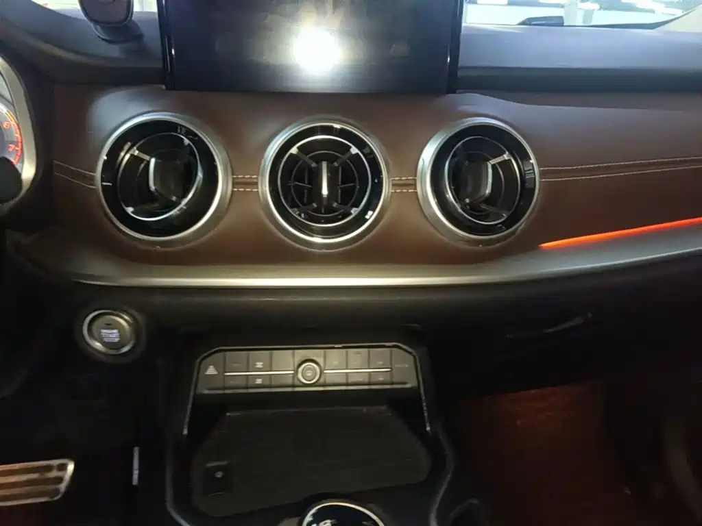 Wey Wey VV6 — миниатюра 13