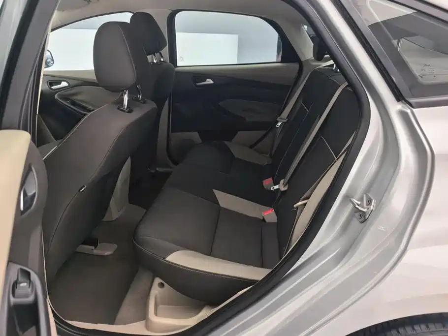 Ford Focus — миниатюра 11