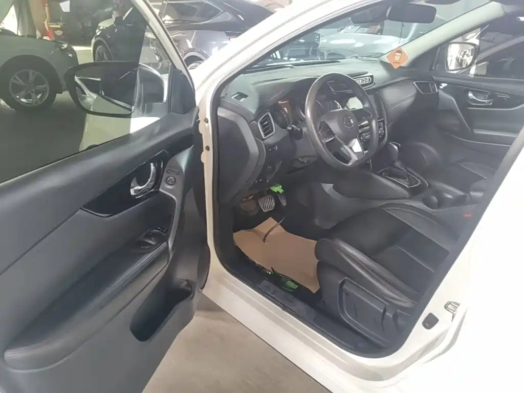 Nissan Qashqai — миниатюра 16