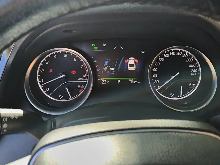 Toyota Camry — миниатюра 14