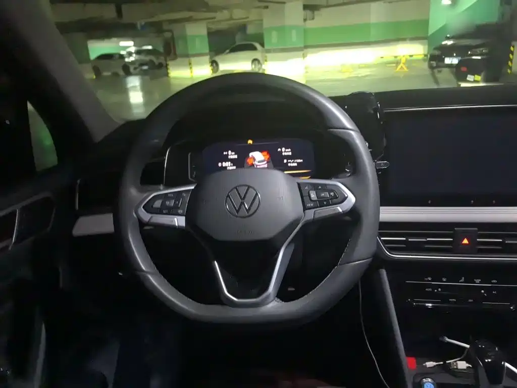 Volkswagen Tiguan L — миниатюра 6