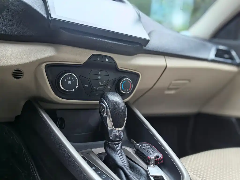 Ford Escort — миниатюра 16