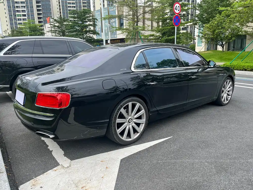 Bentley Flying Spur — миниатюра 6
