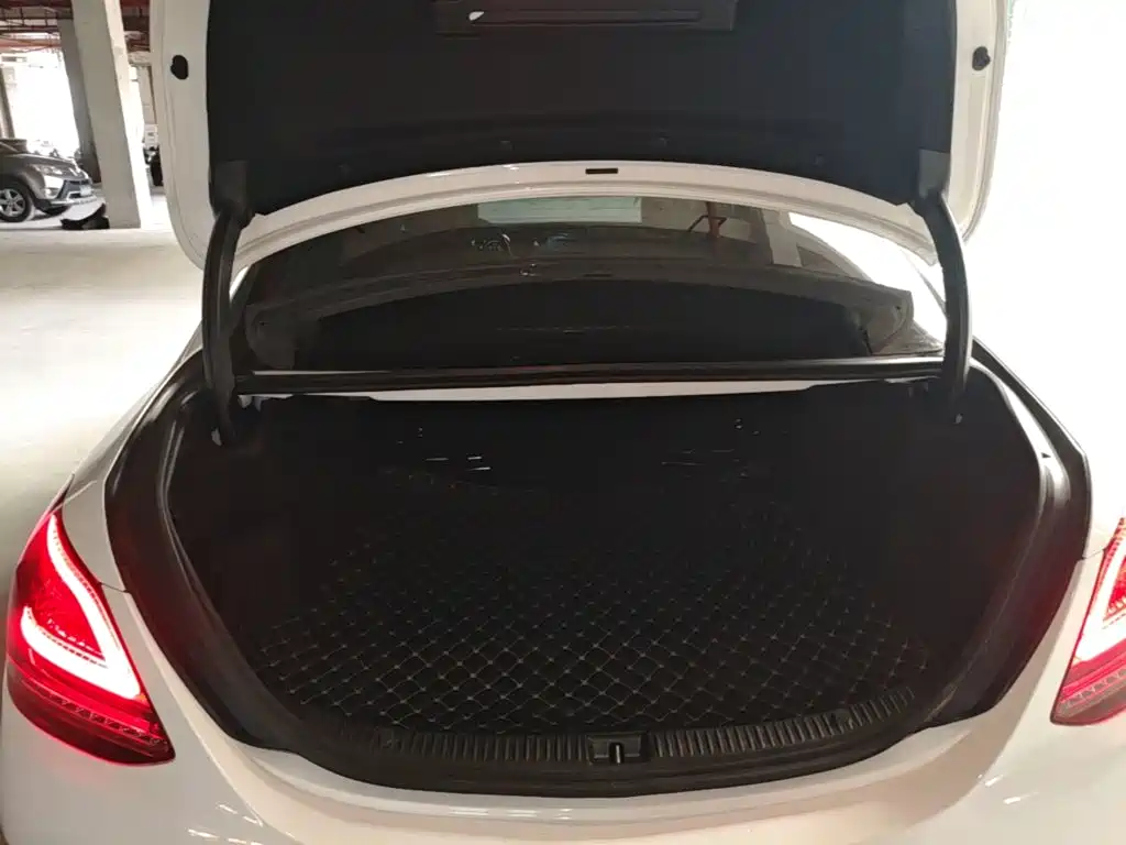Mercedes-Benz C-Class — миниатюра 19
