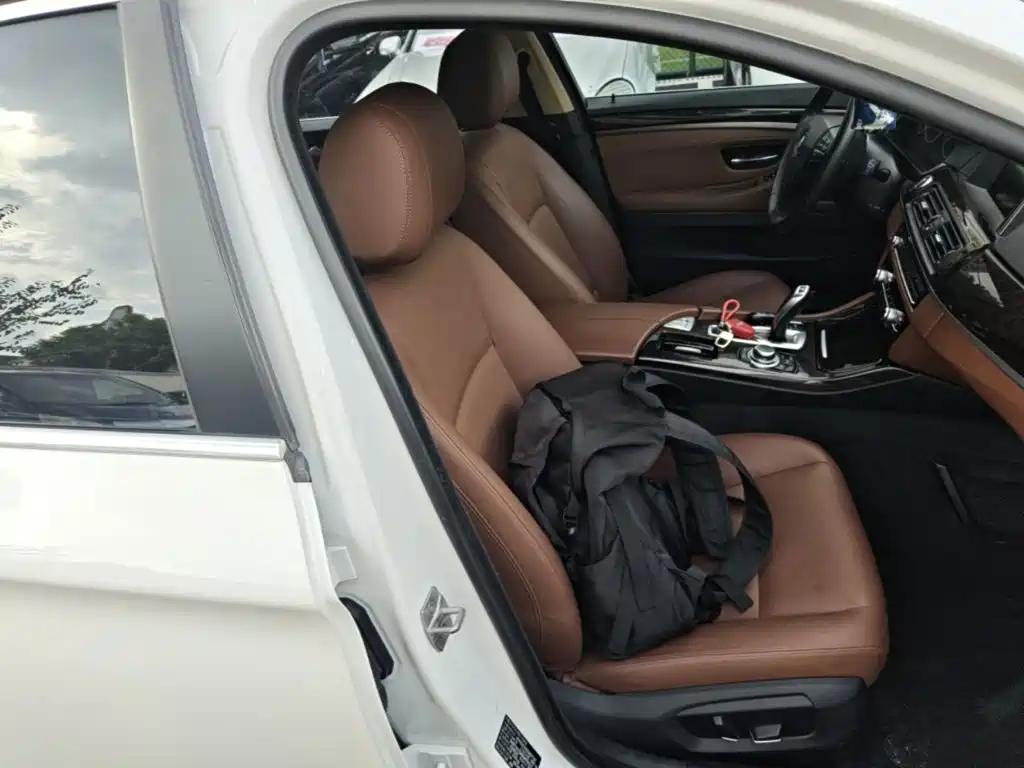 BMW 5 Series — миниатюра 25