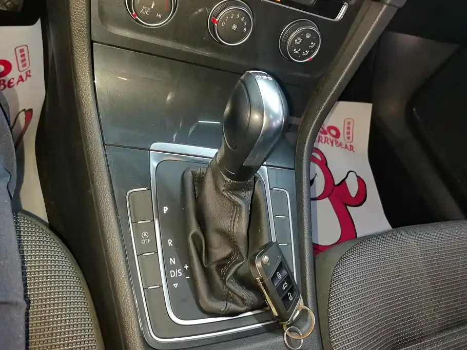 Volkswagen Golf — миниатюра 16