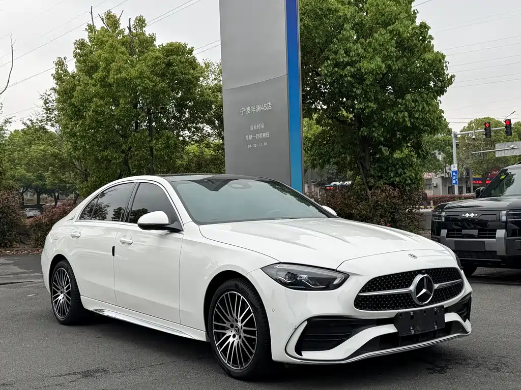 Mercedes-Benz C-Class — миниатюра 3