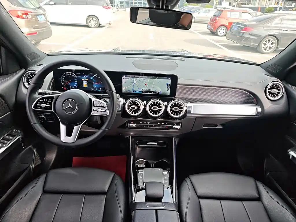 Mercedes-Benz GLB — миниатюра 13