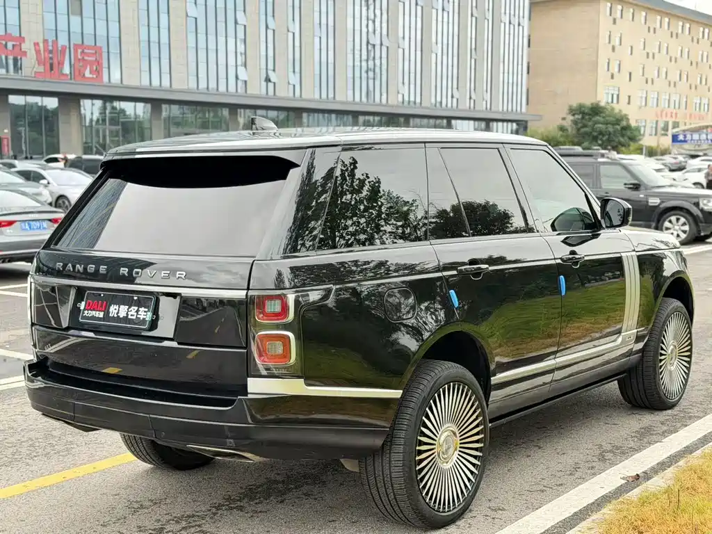 Land Rover Range Rover — миниатюра 9