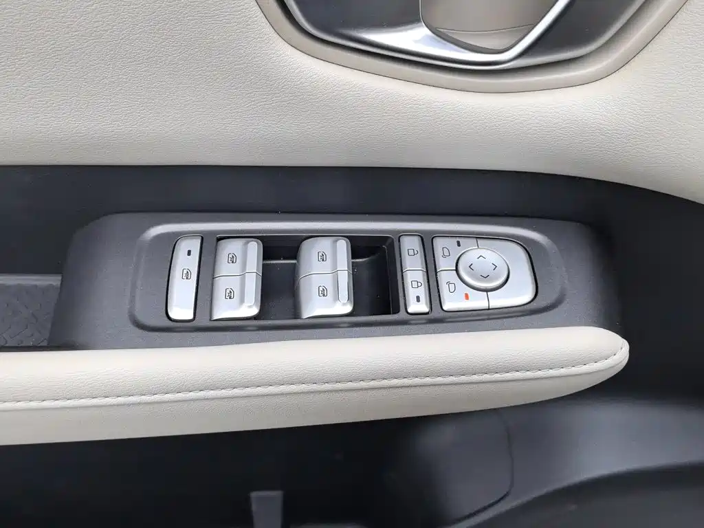 Wuling Bingo PLUS — миниатюра 9