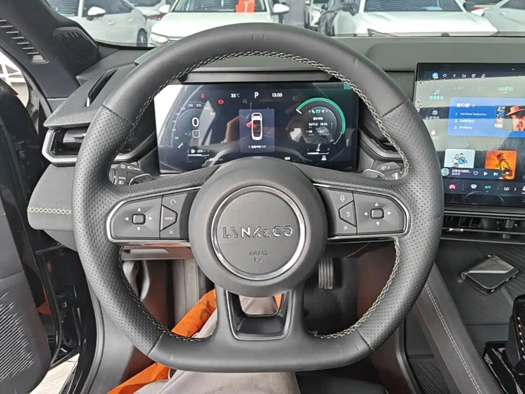 Lynk & Co 03 — миниатюра 11