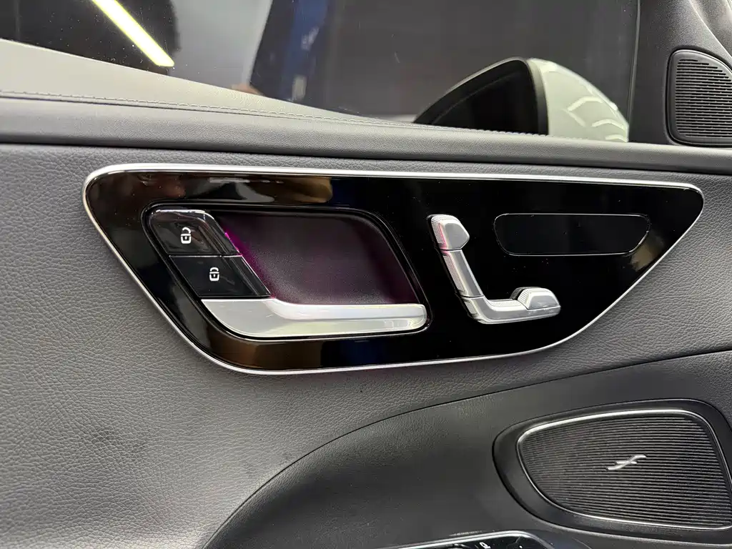 Mercedes-Benz C-Class — миниатюра 17